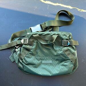 Athleta Green Excursion Belt Bag Crossbody Fanny Pack